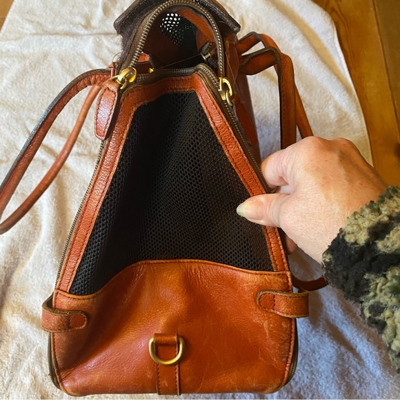 Genuine Leather Pet Carrier Purse (small/15lbs) - Picture 9 of 14